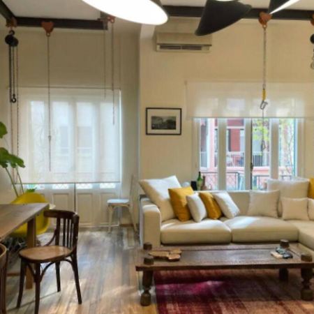 Designer 1Br Apt In Gemmayze Beirut Exterior foto