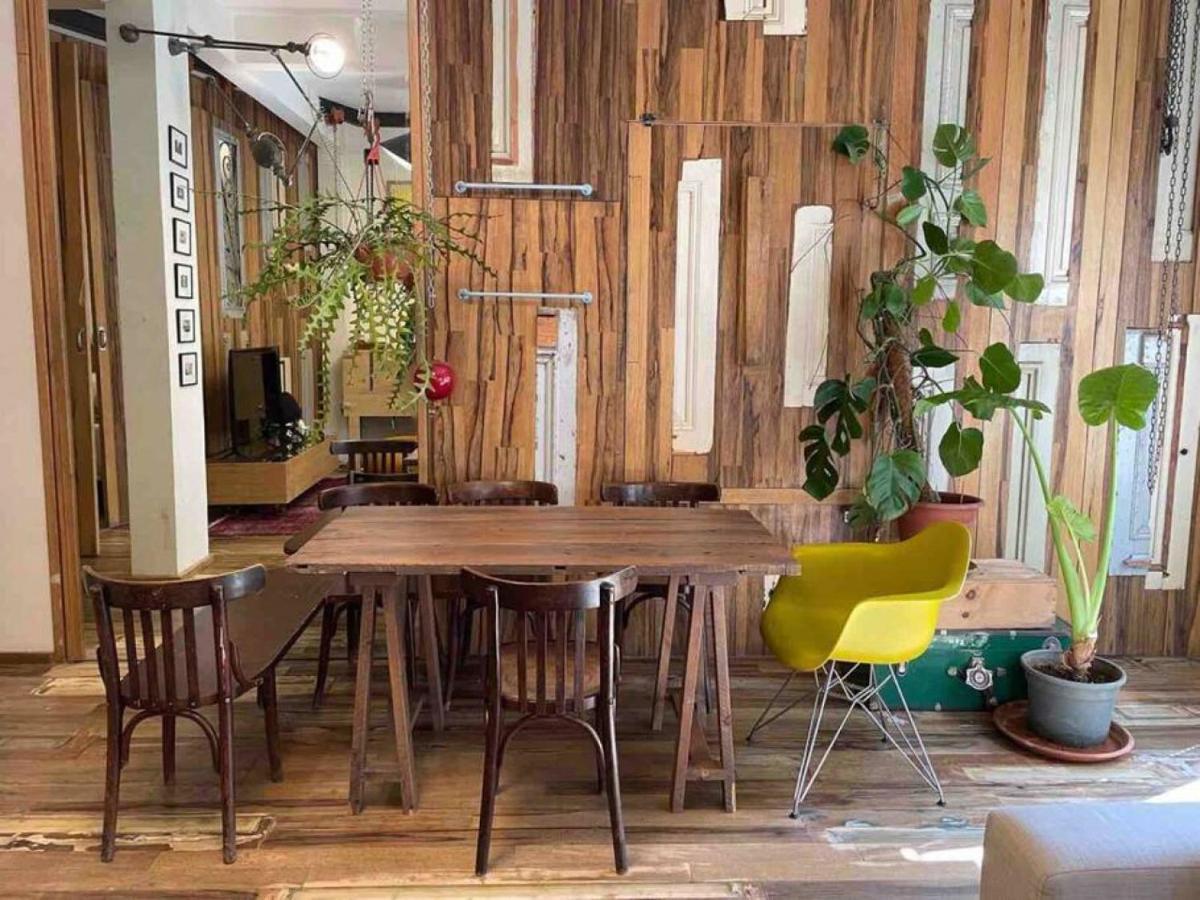 Designer 1Br Apt In Gemmayze Beirut Exterior foto