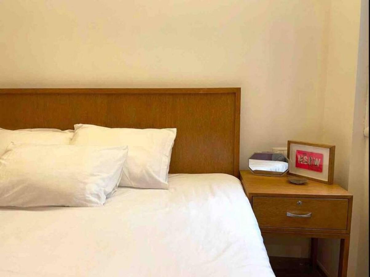 Designer 1Br Apt In Gemmayze Beirut Exterior foto